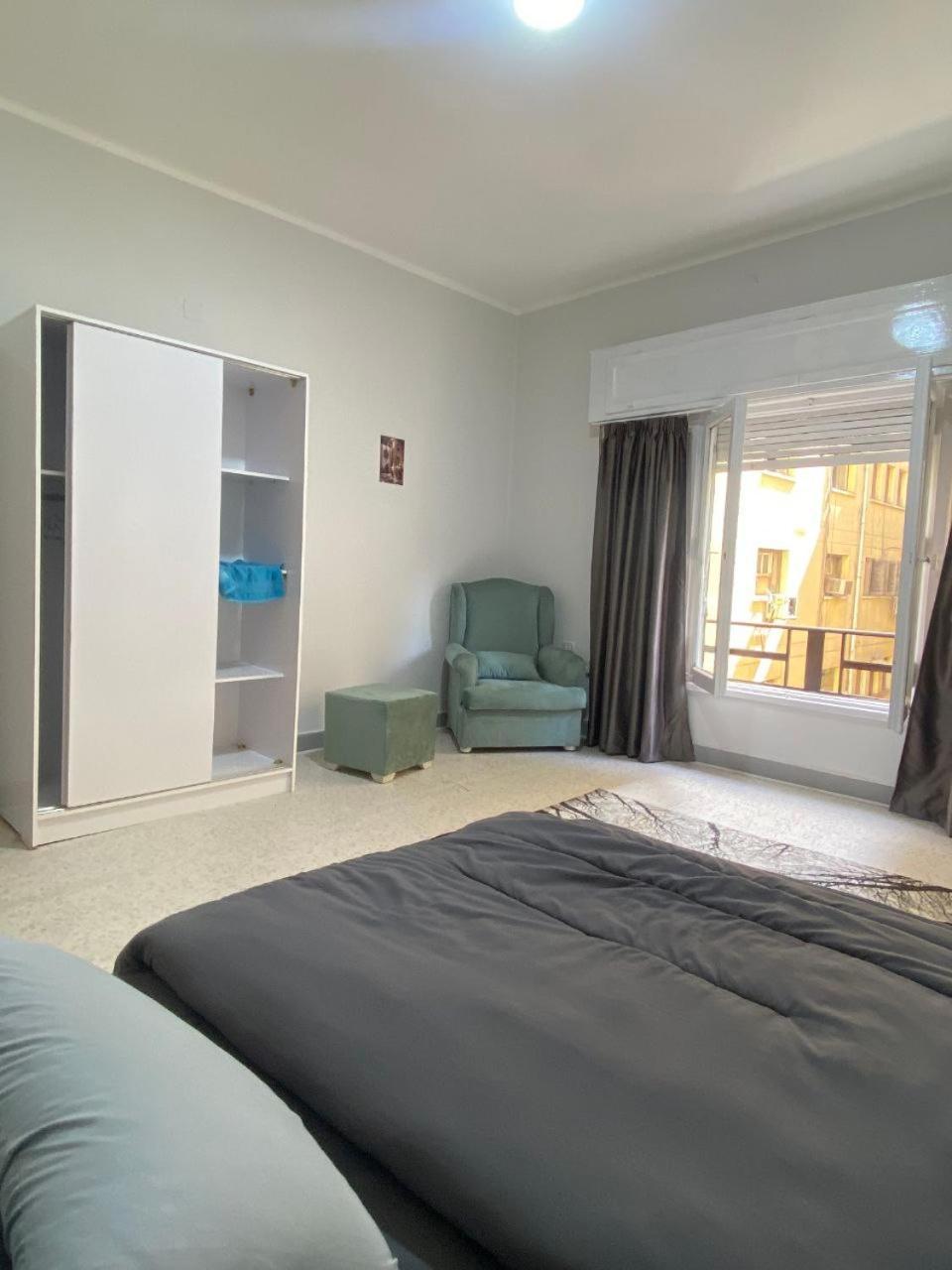 Silver Downtown Apartment *