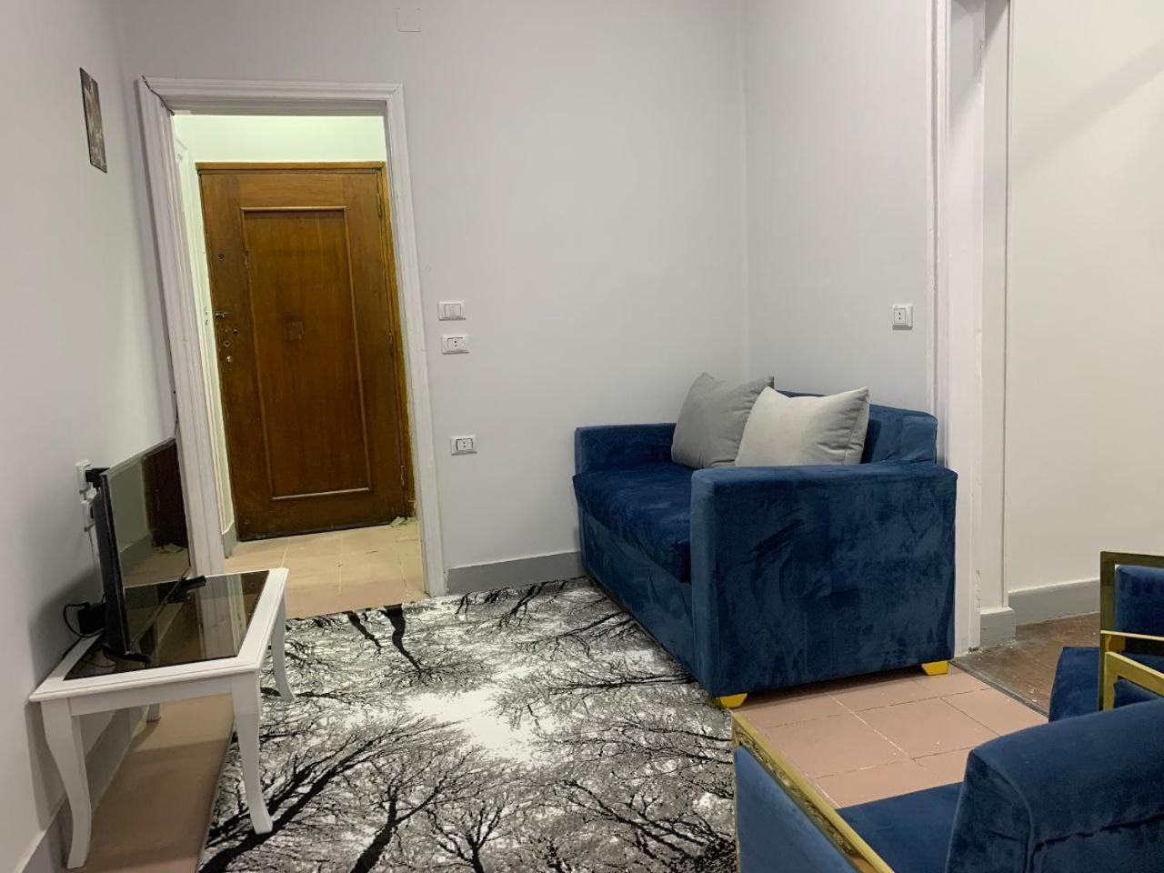 Silver Downtown Apartment *